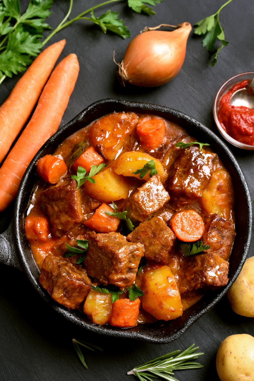 [Imagem de Goulash, Ensopado de Cordeiro, Ensopado de Carne e Batata]